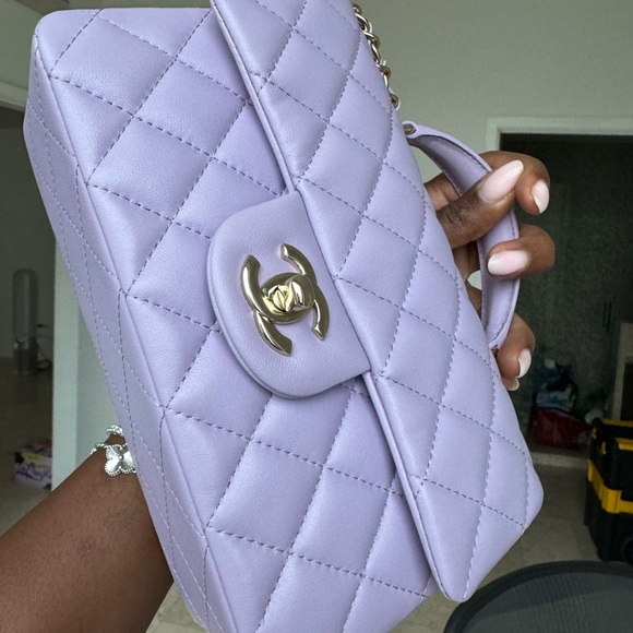 ๐ CHANEL 24P MINI TOP HANDLE LILAC ๐ - Picture 8 of 13